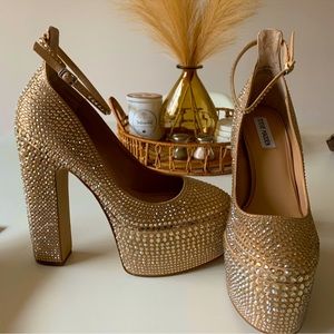 Steve Madden Gold Rhinestone Shoes💛💛💛
